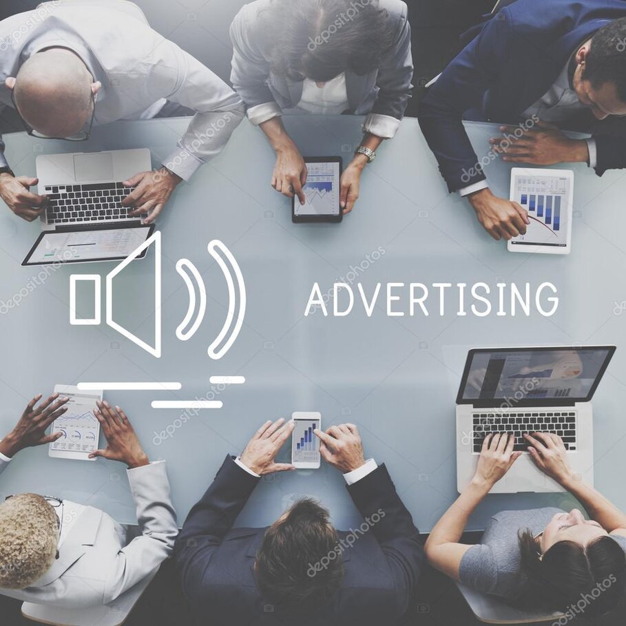 Digitales Werbebanner und Play-Icon als Kombi